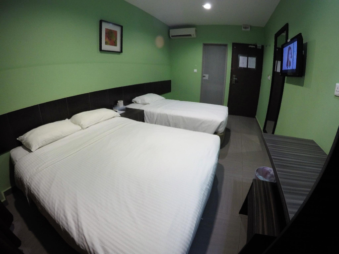 Bedroom 3, Hotel Bestari, Lipis