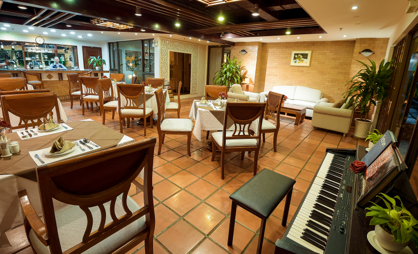 Food & Drinks 4, Garden View Court Serviced Apartments, District 1