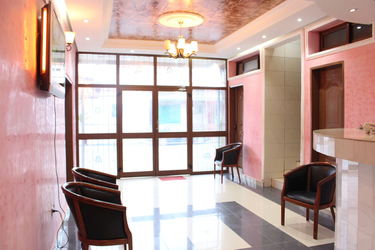 Others 5, Hotel Joana, Wouri