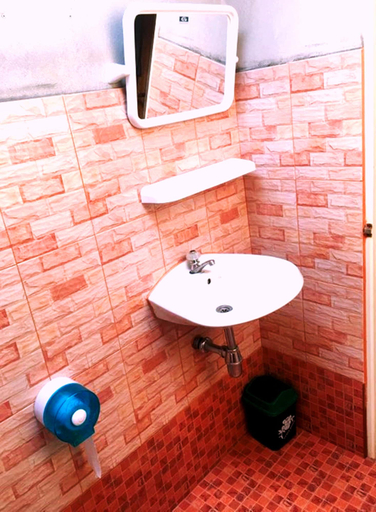 Bathroom 5, Ok Chawkoh Bungalow, Ko Lanta