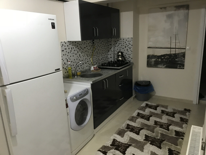 Others 3, Beyzen Suit Apart, Merkez