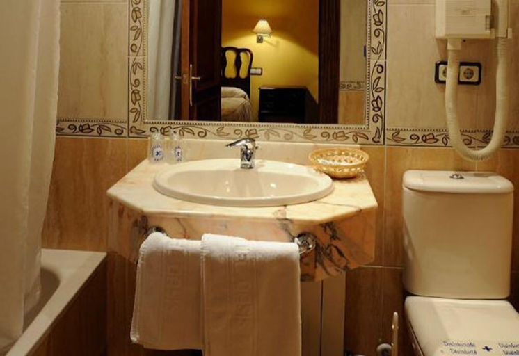 Bathroom, Hotel El Oasis, Jaén