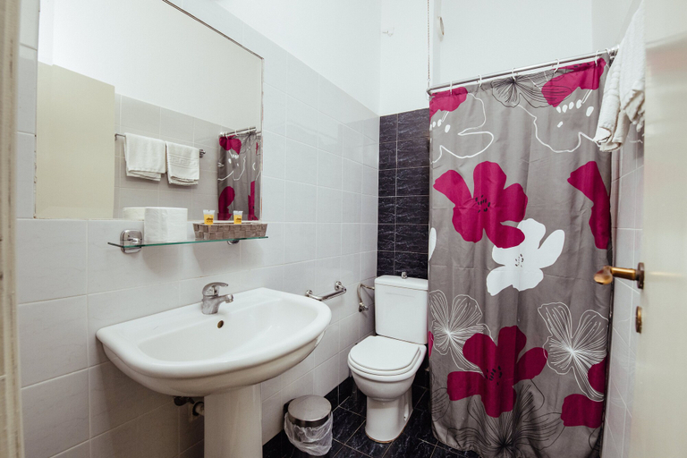 Bathroom 3, Byzantio Hotel, Peloponnese