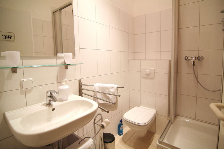 Bathroom 2, Apartment Berlin 1, Berlin