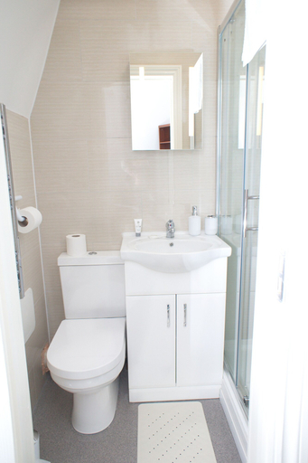 Bathroom 3, Trivelles Rochester, Medway
