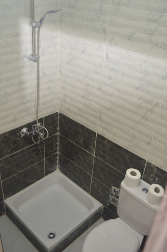 Bathroom 4, Midtown Hostel, 'Abdin