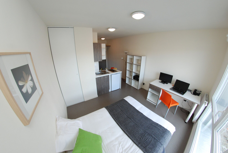 Bedroom 3, Appartéo Lyon 7 Jean Jaurès, Rhône