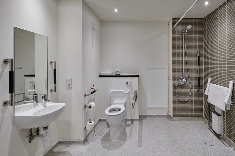 Bathroom 3, Holiday Inn Haydock M6 Jct23 by IHG, Wigan