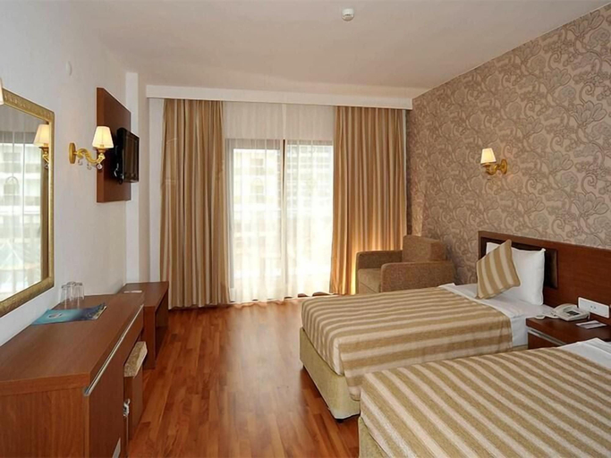 Bedroom 3, Eftalia Aqua Resort – All Inclusive, Alanya