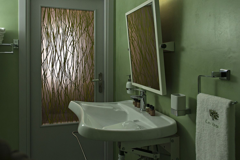 Bathroom 5, Casa Verde, Central Macedonia