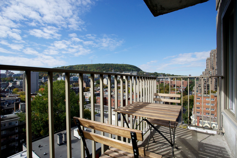 Others 5, The Hutchinson Apartments, Montréal