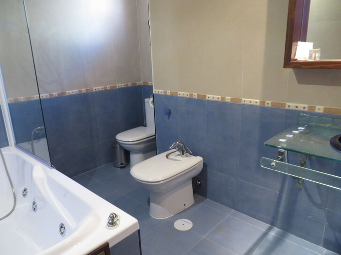 Bathroom 5, Hotel Hacienda Mendoza, Málaga