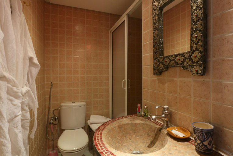 Bathroom 3, Hotel Tafoukt, Marrakech