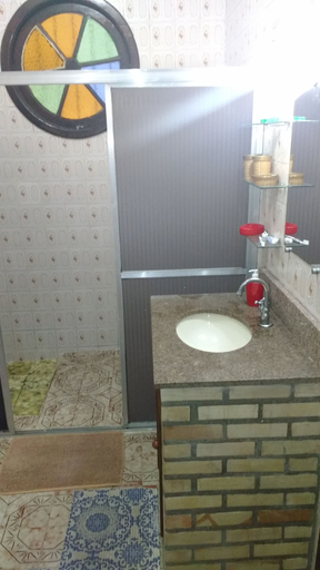 Bathroom, Casa Aconchegante Lazer e Descanso, Araruama