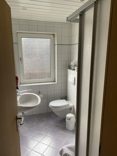 Bathroom 3, Hotel Haus Christel, Waldeck-Frankenberg