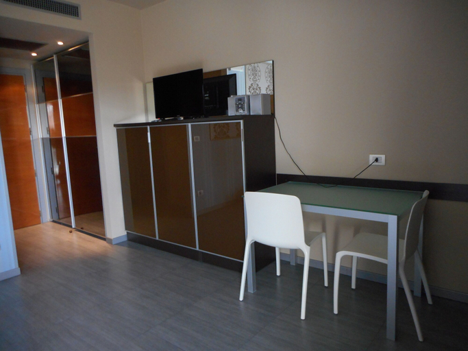 Others 5, Residence San Marino, Rimini
