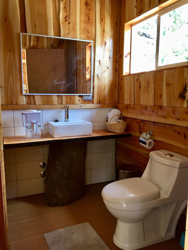 Bathroom, Alma Patagonia Lodge, Palena