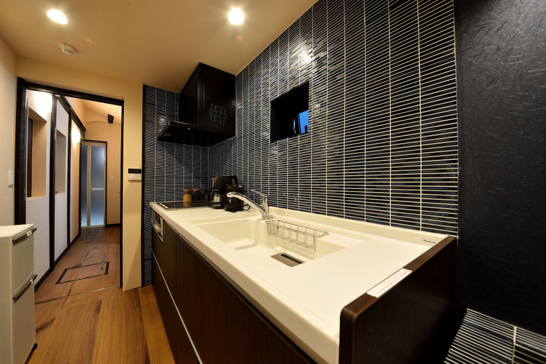 Bathroom 4, Machiya Kamo River 7, Kyoto