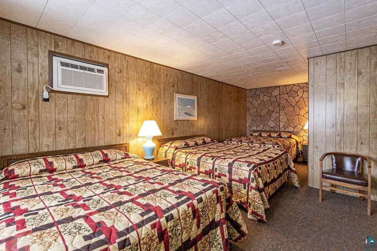 Bedroom 4, Motel Ely, Saint Louis