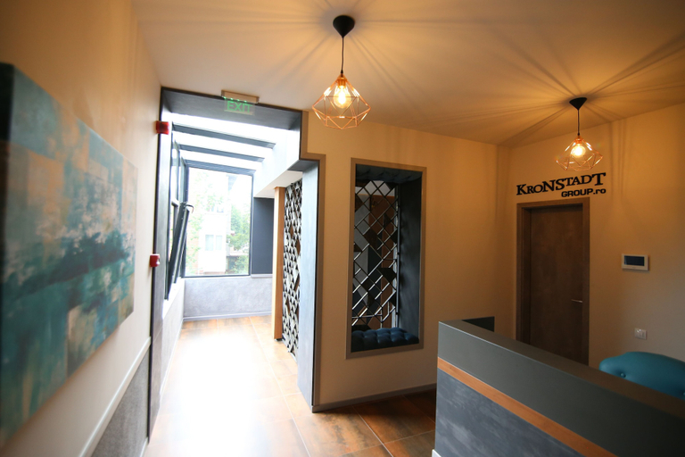 Others 5, Lunii 6 Apartments, Brasov