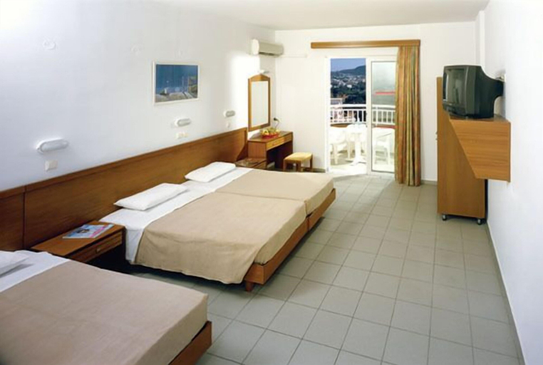 Bedroom 3, Diagoras Hotel, South Aegean