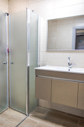 Bathroom 2, Mary's Well 3 BR by Ahlan Hospitality