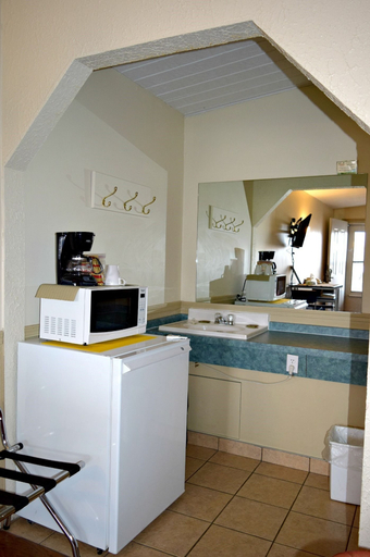 Others 5, Centre Suites Inns Motel, Division No. 12