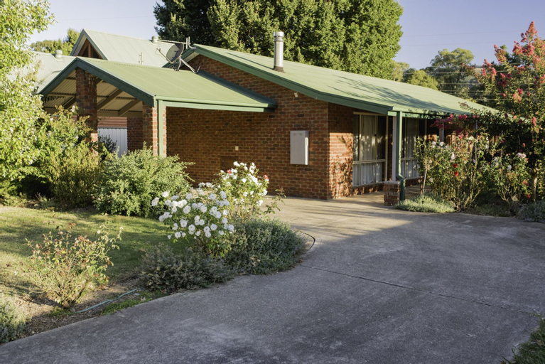 Exterior & Views 2, Monty's On Lumley Drive, Alpine - East