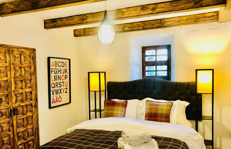 Bedroom 2, Masia Mimosa, Girona