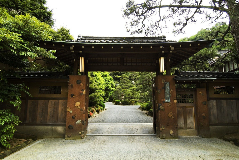 Exterior & Views 1, Yutouya Ryokan, Toyooka