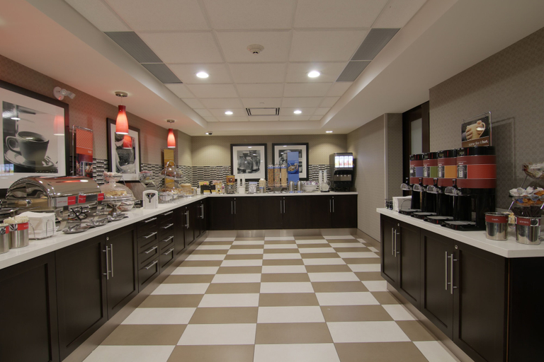 Food & Drinks 5, Hampton Inn & Suites by Hilton Toronto Markham, York