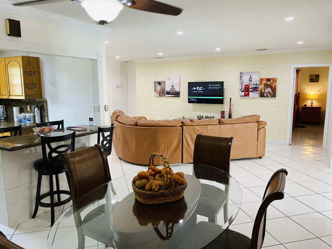 Food & Drinks 5, Andy Resort, Miami-Dade