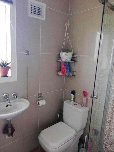 Bathroom 2, Majestik, eThekwini
