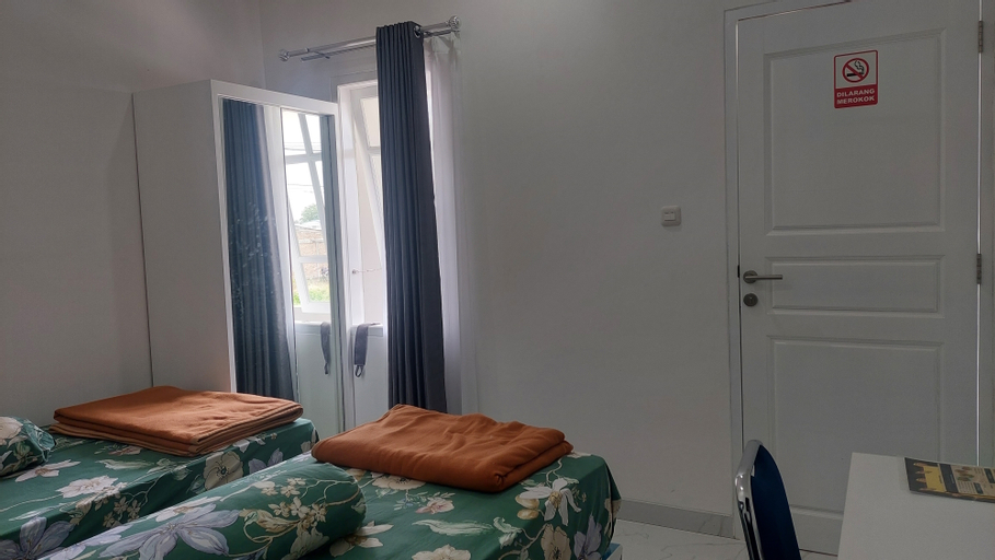 Bedroom 13