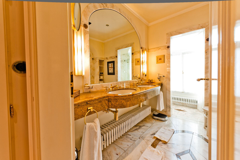 Bathroom 5, Hotel Kronenschlösschen, Rheingau-Taunus-Kreis