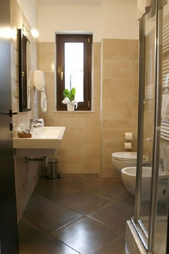 Bathroom, Hotel il Castagneto Melfi, Potenza