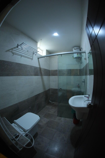 Bathroom 3, Hotel Swarna Inn, Guntur