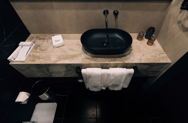 Bathroom 3, FORest 1961 Hotel & Restaurant