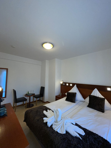 Bedroom 3, Griffin Hotel am Neumarkt, Köln