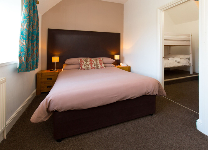 Bedroom 4, Oxwich Bay Hotel, Swansea