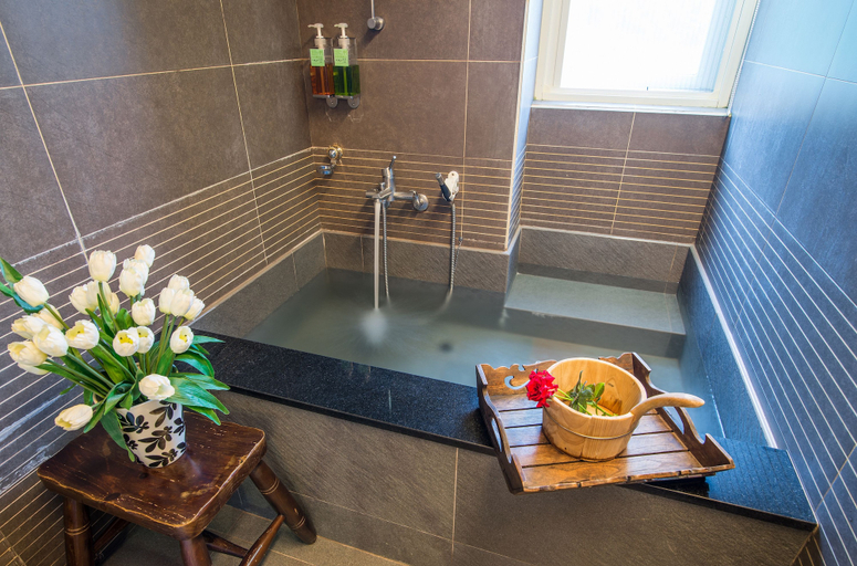 Bathroom 4, Yilan Yalu Good View Homestay, Yilan