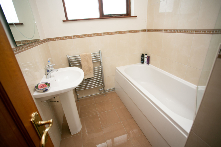 Bathroom 4, Lisburn Serviced Accommodation, Lisburn and Castlereagh