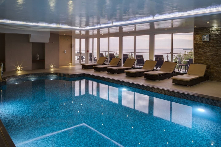 Sport & Beauty, Surf Break 2BD St Ives Apartment W/ Sea Views+spa Experience, Cornwall