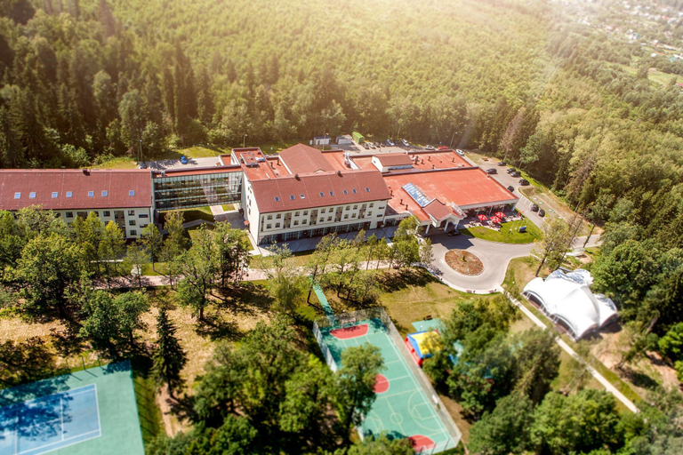 Exterior & Views