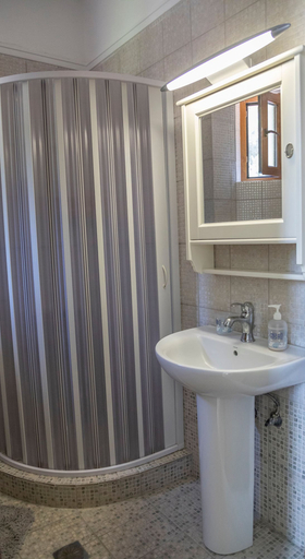 Bathroom 4, halu! Modern Villa w Pool & Tennis, Central Macedonia