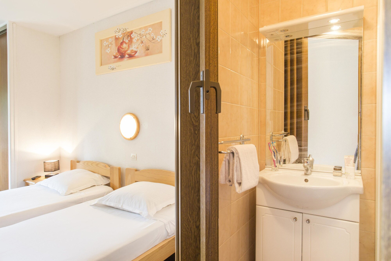 Bathroom 3, Ma Normandie by Popinns, Calvados
