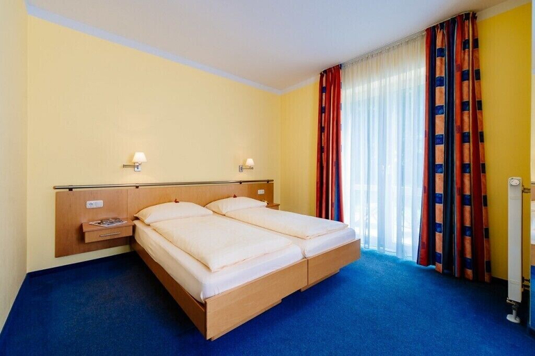 Bedroom 2, Hotel Graf Lehndorff, München