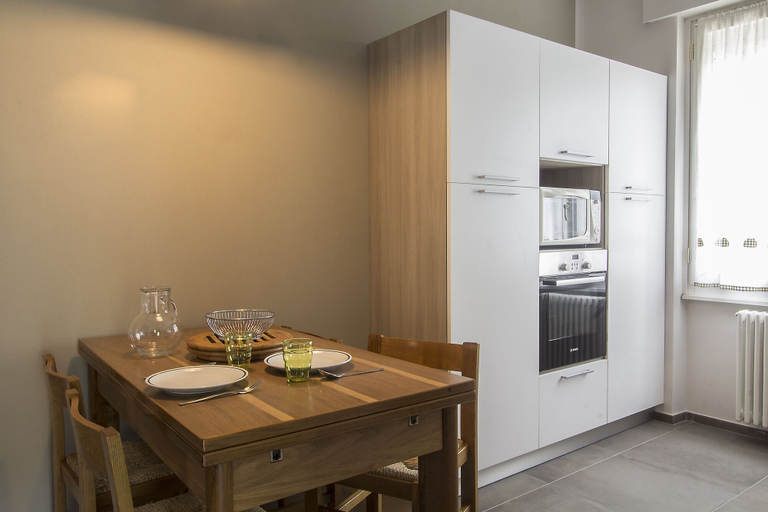 In-room dining, Queen Of Diamonds, Brescia