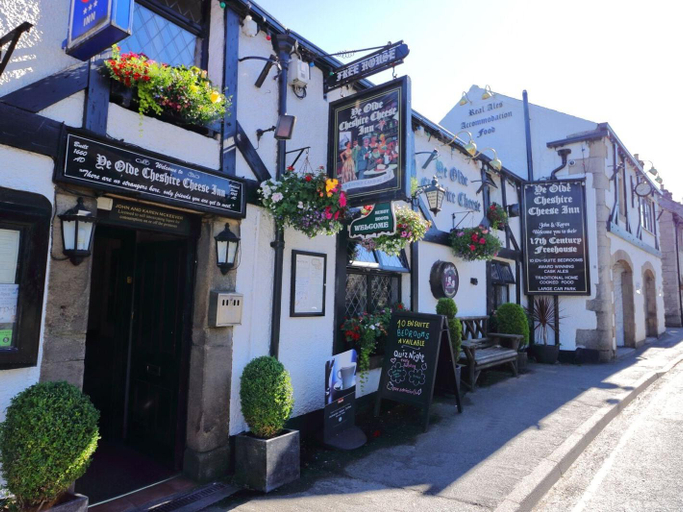 Exterior & Views 1, Ye Olde Cheshire Cheese Inn, Derbyshire