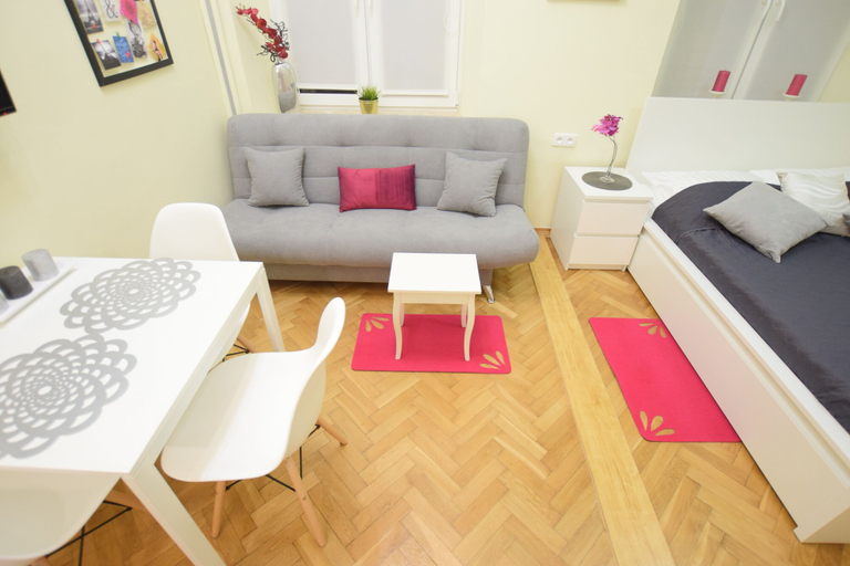 Others 5, Elegant Apartament Copernicus, Warsaw